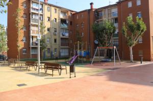 Vecinos felices y sorprendidos con los resultados de la reurbanización en Martorell