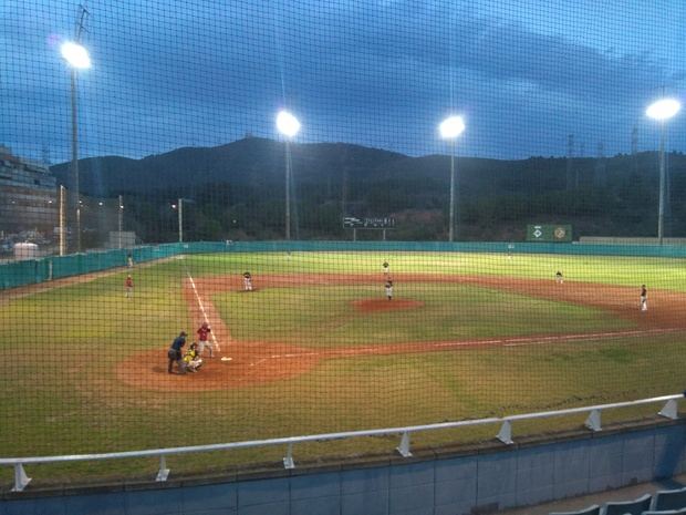 Partido entre el CB Viladecans y el CB Barcelona el pasado sábado en el Estadio Olímpico de Béisbol de Viladecans.