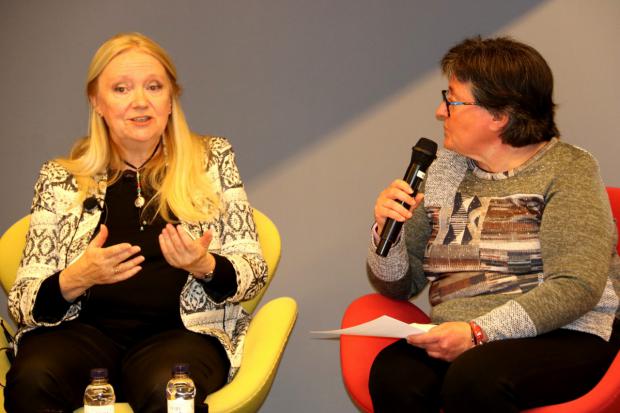 Claudia Salamonesco junto a Rosa Maria Farreras