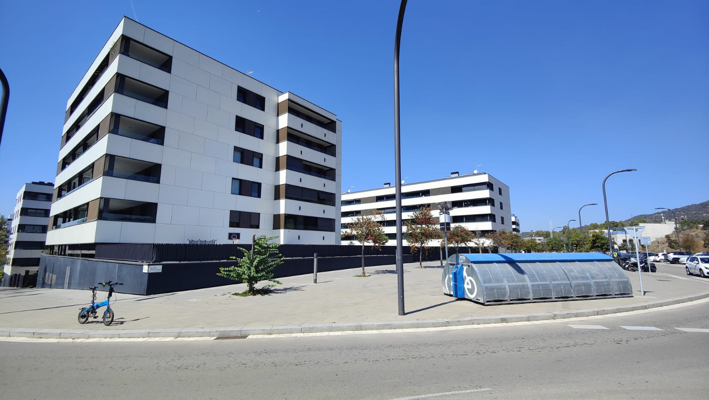 Estación de Bicibox en el barrio de Mas Lluí de Sant Feliu