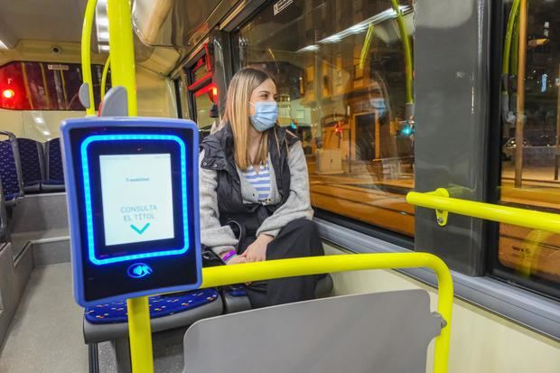 Ofrecen ayudas a los jóvenes estudiantes para que se desplacen en transporte público