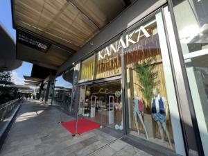 Kanaka llega a Splau con su moda surfera y hawaiana, no te lo puedes perder
