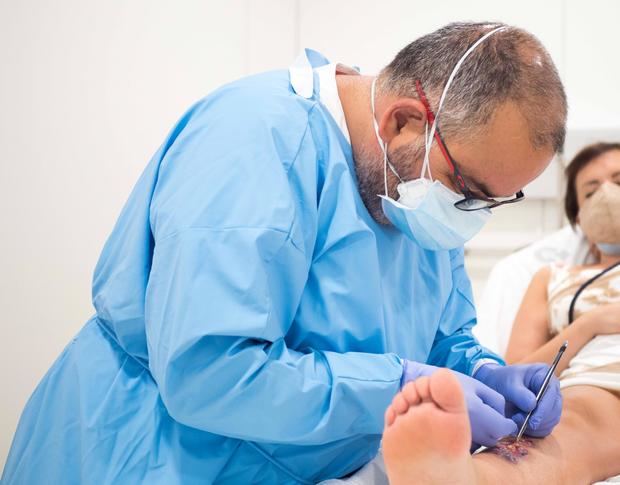 El Hospital de Sant Boi atiende a personas jóvenes con lesiones por presión después de pasar el Covid-19