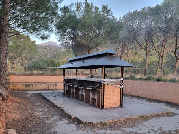 Las barbacoas del Pla del Puig se encuentran precintadas desde el pasado 15 de junio y se demolerán para adaptarlas a la normativa de prevención de incendios (FOTO: Aj. de Esparreguera).