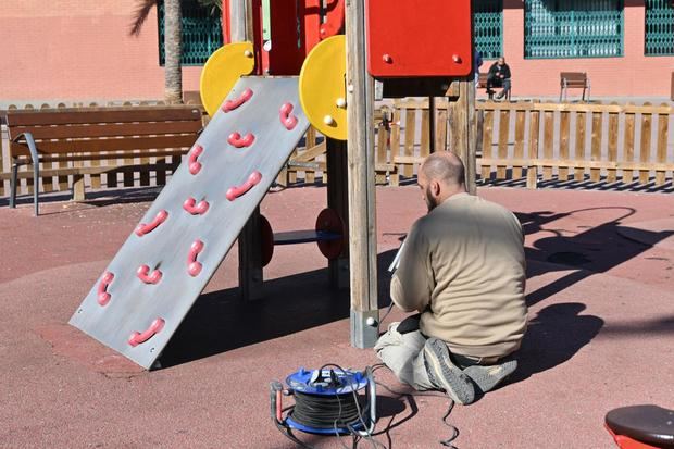 L'Hospitalet invierte más dinero en la mejora y conservación de las Áreas de juegos infantiles