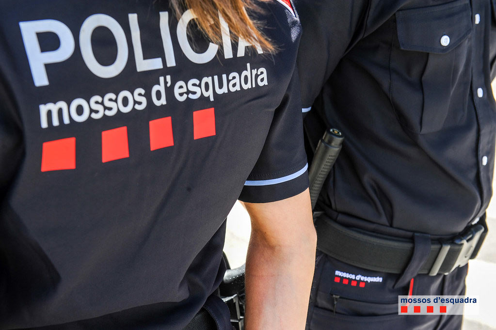 Detenido in fraganti un hombre cuando intentaba robar en un piso de L’Hospitalet
