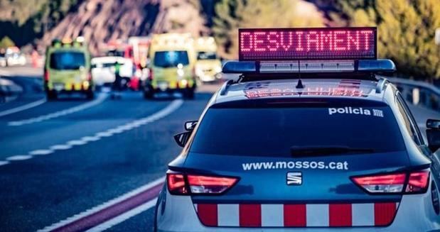 Muere el conductor de un vehículo tras colisionar con un camión en la C55 en Esparreguera