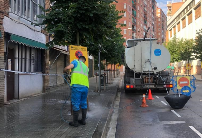 Inicia una nueva actuación integral de limpieza vial en Santa Eulàlia y Granvia Sud
