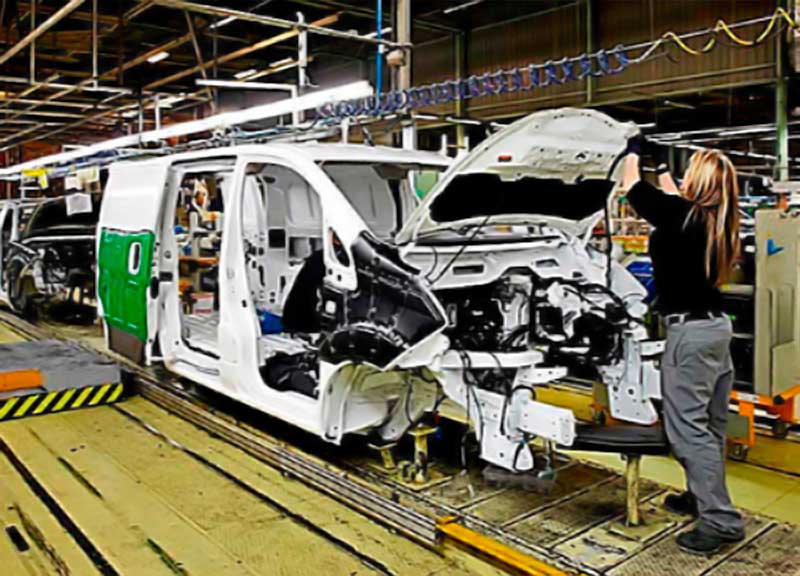El pleno de L’Hospitalet se vuelca con los trabajadores de Nissan