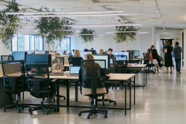 La empresa Esteve Teijin inaugura nueva sede central en Castelldefels