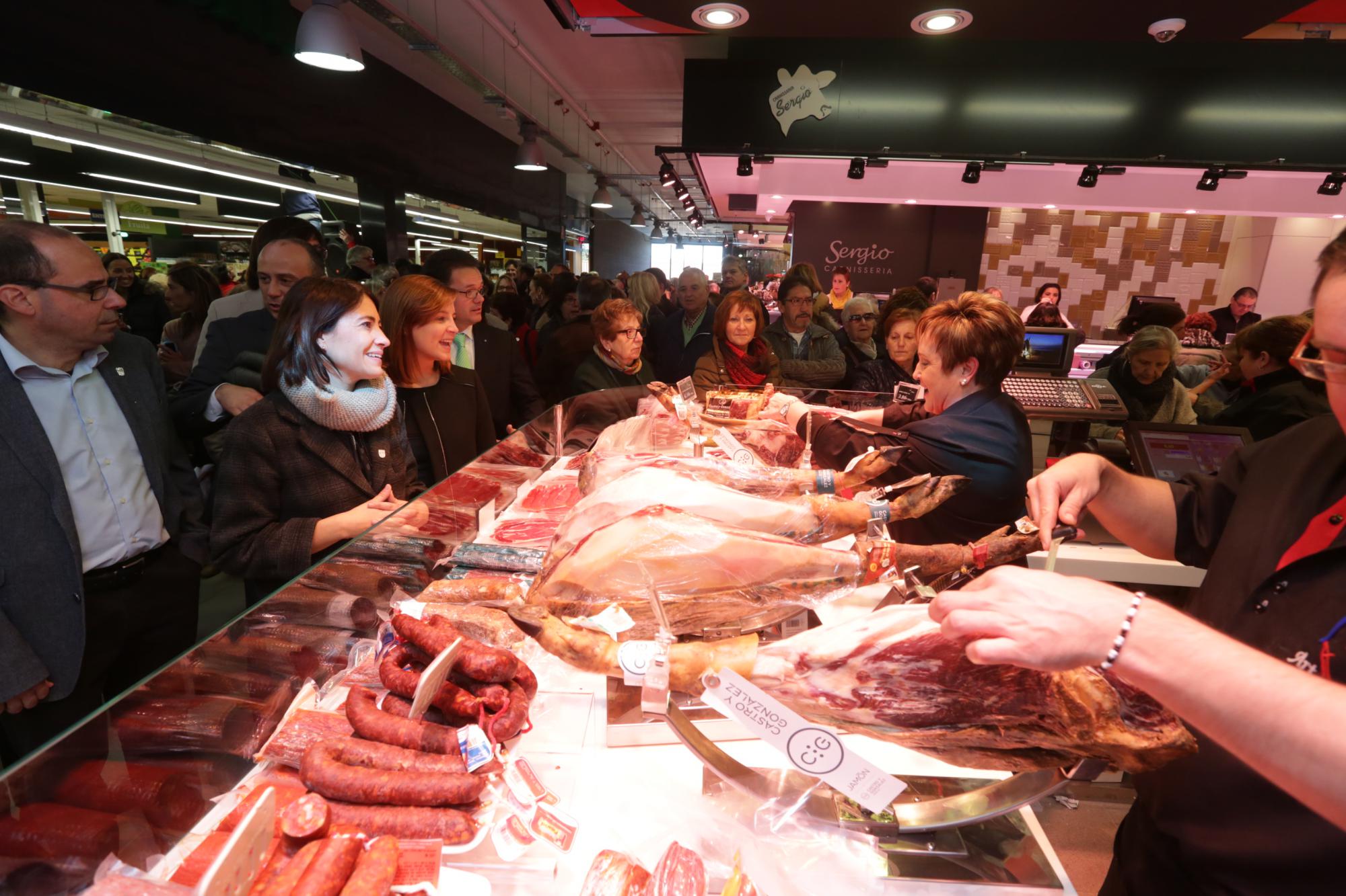 El nou MercaGavà obre les portes amb el doble de superfície que l’anterior mercat