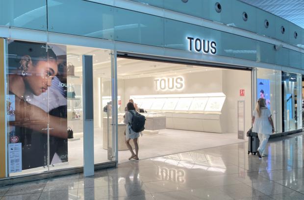 El nuevo establecimiento de Tous, situado en la zona norte del Sky Centre de la Terminal T1.