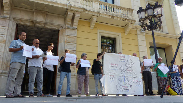 El encierro de inmigrantes llega al Pleno de L'Hospitalet