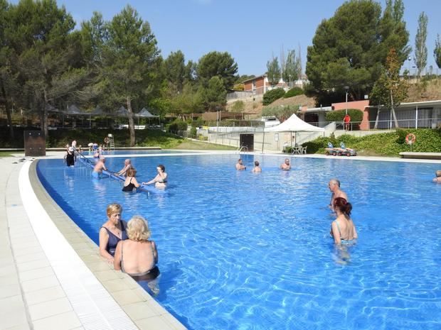 Los colectivos vulnerables podrán acceder de forma gratuita a la piscina en tres municipios del Baix