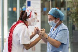 Los payasos de hospital animarán el Banco de Sangre del Hospital de Bellvitge para ayudar a aumentar las donaciones durante el verano