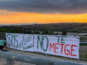 Esto es lo que están haciendo los vecinos de Castellví para que abra el consultorio médico