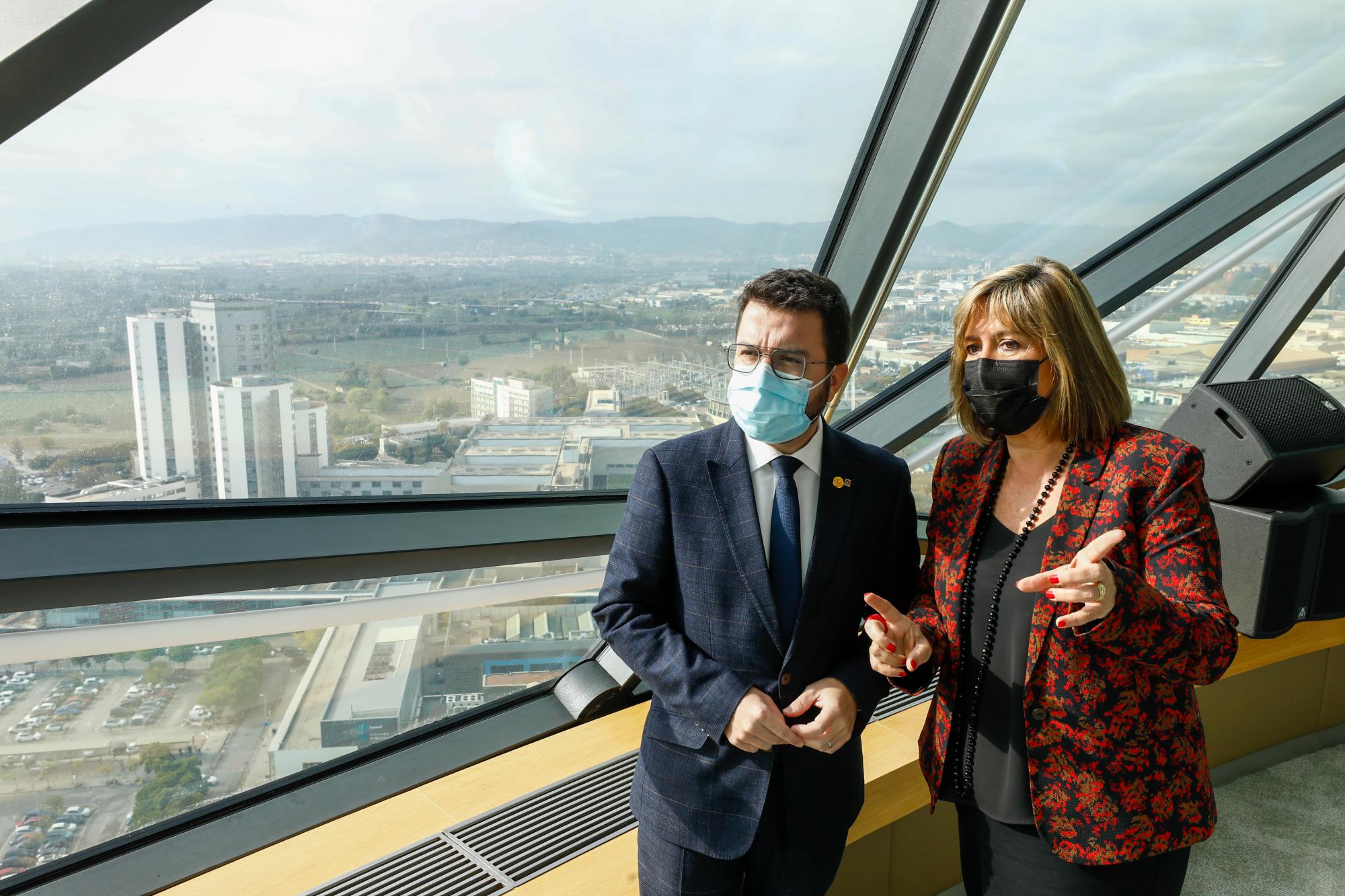 Aragonès y Marín convocarán la Comisión mixta en enero para tratar los temas pendientes de l'Hospitalet