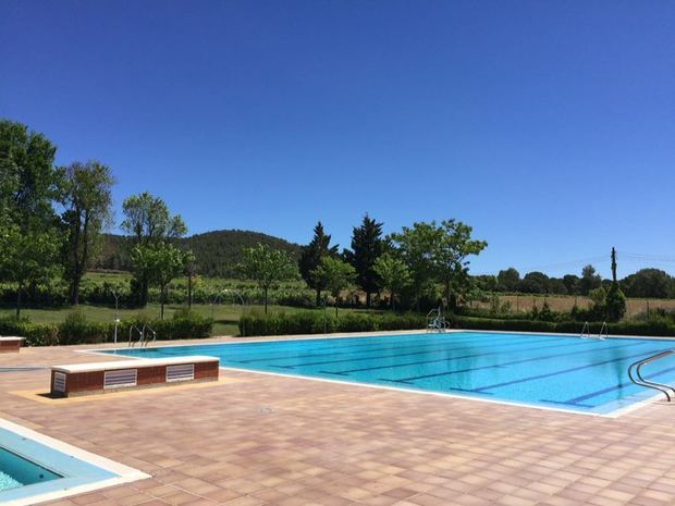 El Ayuntamiento de Begues pone a disposición de los ciudadanos la entrada gratuita a la piscina municipal