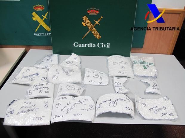 Detenido un pasajero con seis kilos de cocaína bajo una faja en el Aeropuerto de El Prat