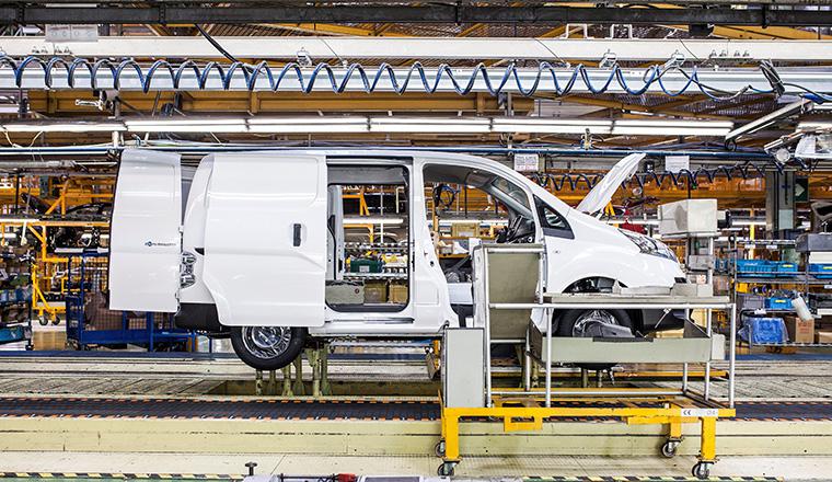 Inquietud entre los comités de Nissan por el futuro de las plantas de Zona Franca y Montcada