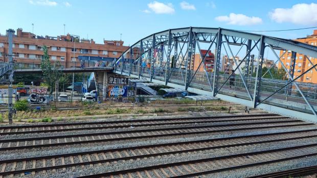 El Pont d’en Jordà és un dels elements més importants i singulars d’obra pública a L’Hospitalet i, per aquest motiu, és previst que no quedi afectat pel projecte de soterrament de les vies fèrries.