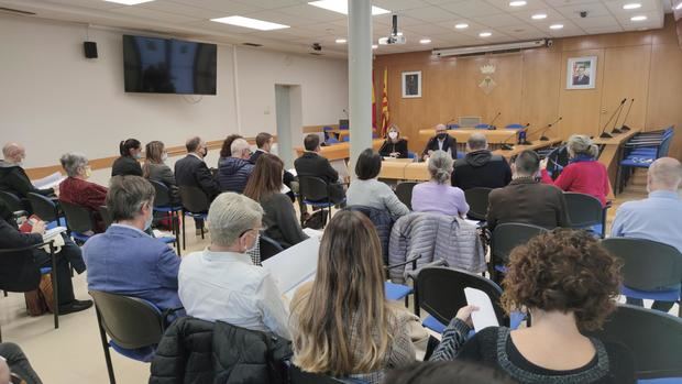 Olesa presenta una guía contra el maltrato a las personas mayores