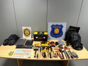 
Así pillaron in fraganti a unos ladrones en una nave industrial de Cornellà
