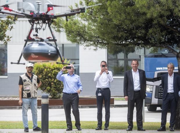 Uno de los primeros vuelos de prueba con drones entre Abrera y Martorell.