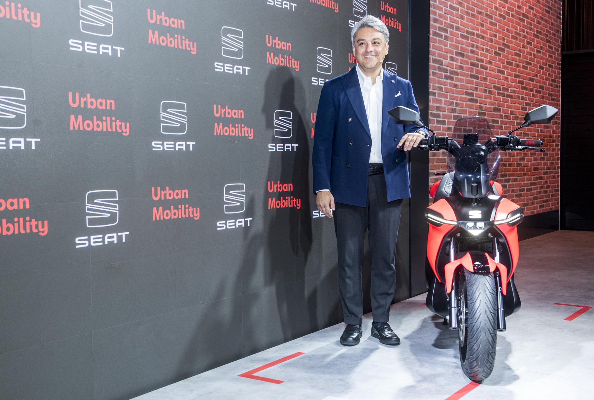 SEAT presenta en L'Hospitalet su primera moto eléctrica