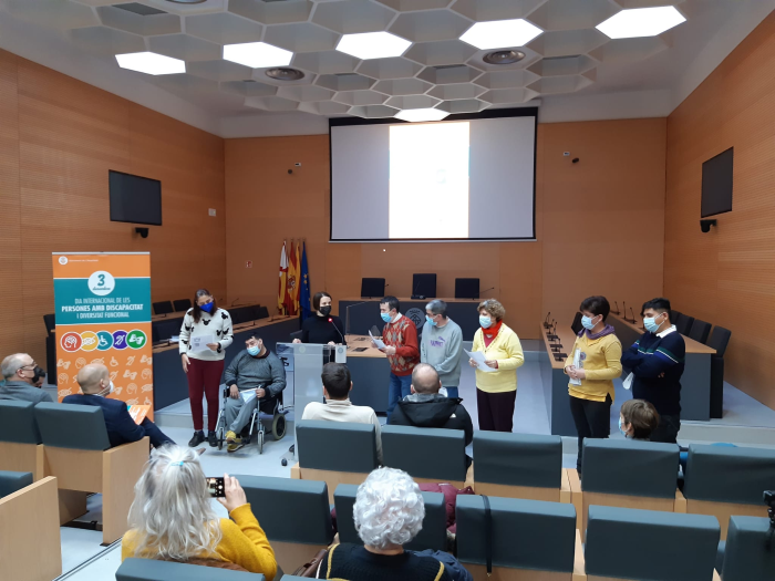 L’Hospitalet presenta las mejoras de accesibilidad al salón de Plenos