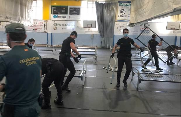 Drama en Sant Andreu: pacientes sedados en el CAP y el hospital de campaña cerrado