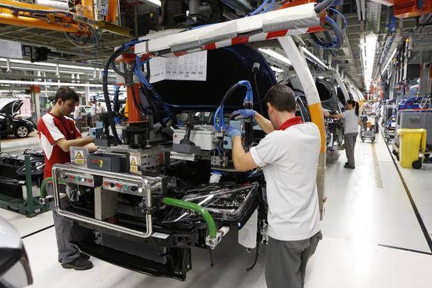 Els treballadors eventuals de Seat, primers afectats de la crisis de Volkswagen