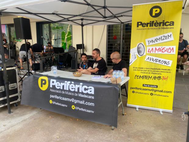 Stand de Perifèrica, la nueva asociación de músicos de Viladecans.