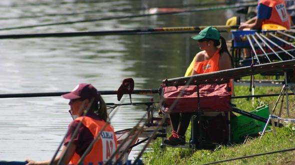 Susana Siles, una campiona del món de pesca al Llobregat