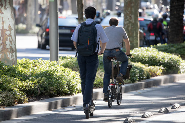 La campaña de control de patinetes eléctricos en L'Hospitalet se salda con 158 denuncias