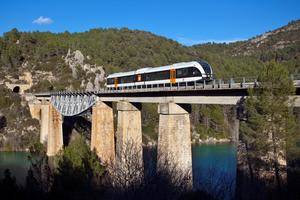 Viaje y vistas espectaculares con el Tren dels Llacs Panorámico