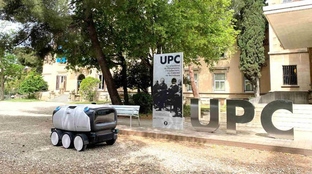 UPC y CARNET ponen a prueba en Esplugues un prototipo de vehículo autónomo que entrega mercaderías
