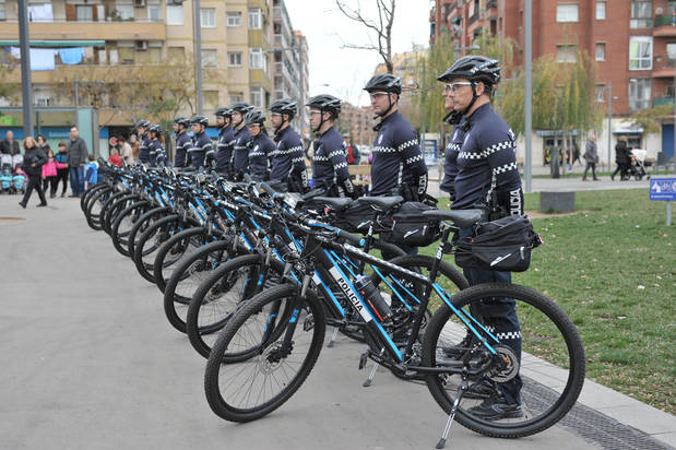 La Policia Local de El Prat presenta la seva primera unitat ciclista permanent