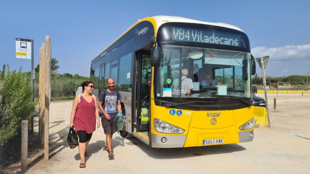 El Vilabús, el autobús que une el núcleo urbano de Viladecans con la playa, ha sido utilizado por 8.941 usuarios desde que entró en funcionamiento el 15 de junio.