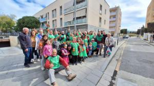 Los vecinos de Viladecans recogen 1.000 kilos de naranjas amargas para hacer mermelada