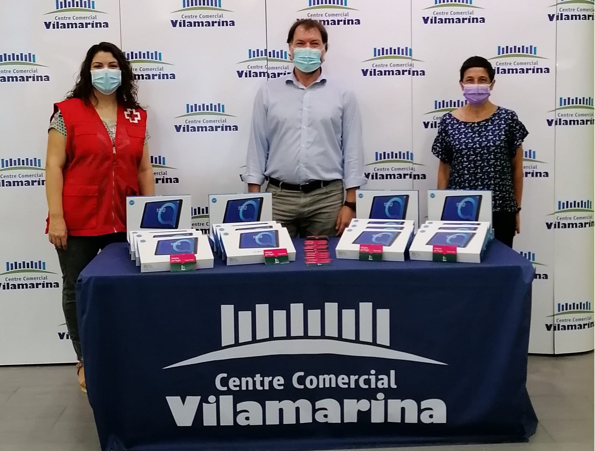 Vilamarina apoya un programa para ayudar a niños con pocos recursos de Viladecans