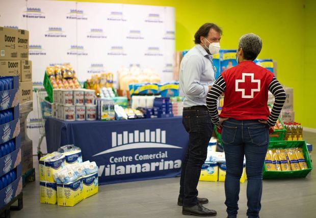 Vilamarina fa donació de tres tones d’aliments i productes de primera necessitat a Creu Roja