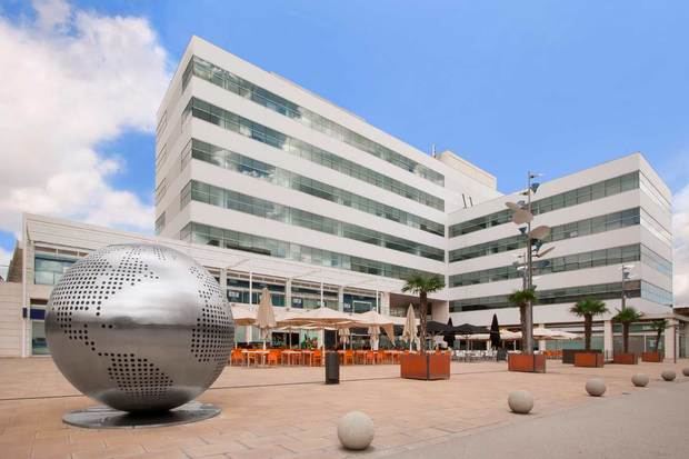 La multinacional DHL se instala en el WTC Almeda Park de Cornellà