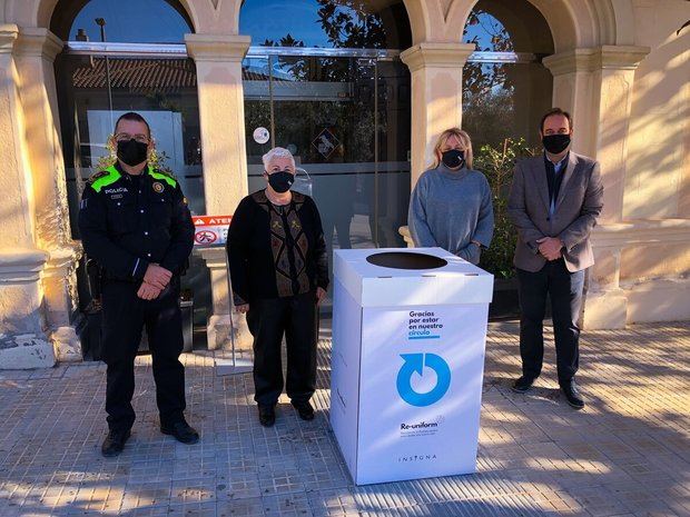 La Policía Local de Corbera es pionera en el reciclaje de sus uniformes