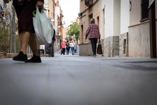 Entra en funcionamiento la zona preferente para peatones en Vila Vella