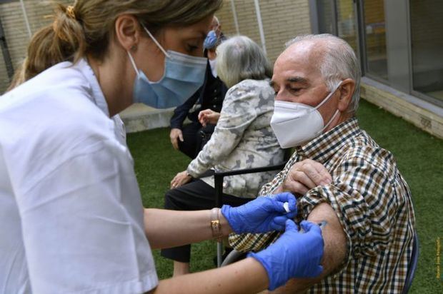 El 13 de enero Castelldefels vacunará contra la COVID-19 a los mayores de 60 sin cita previa