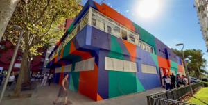 Un mural de 'talento' de Boa Mistura ilumina la nueva vida del Centro Ocupacional TEB Bellvitge