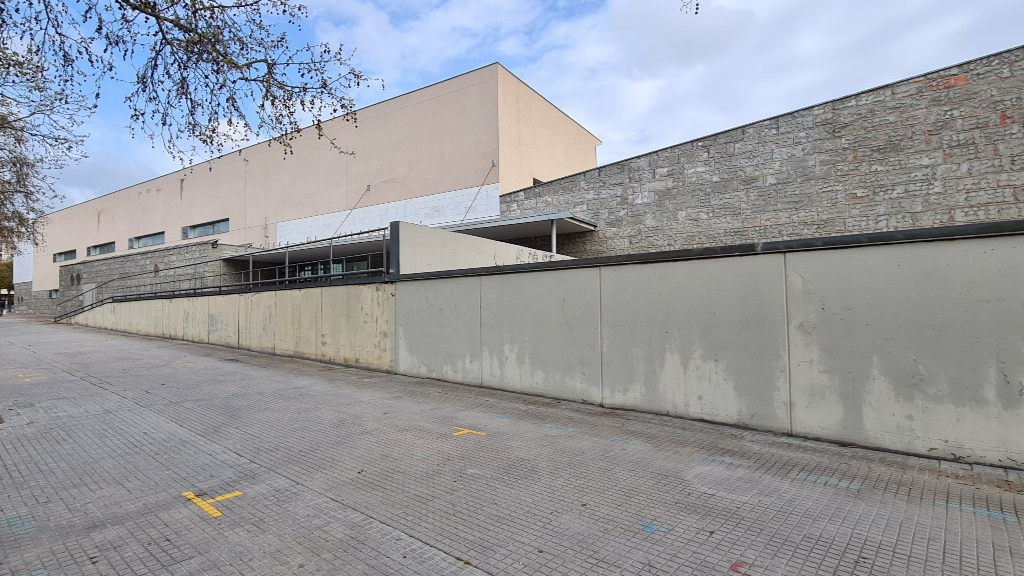 Comienza la reforma exterior de la Biblioteca Municipal de Viladecans