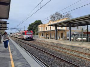 Nuevo paso para descongestionar Rodalies: se estudia abrir cuatro vías entre Castelldefels y El Prat