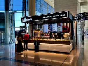 El Aeropuerto del Prat saluda al verano con nuevas propuestas gastronómicas y comerciales